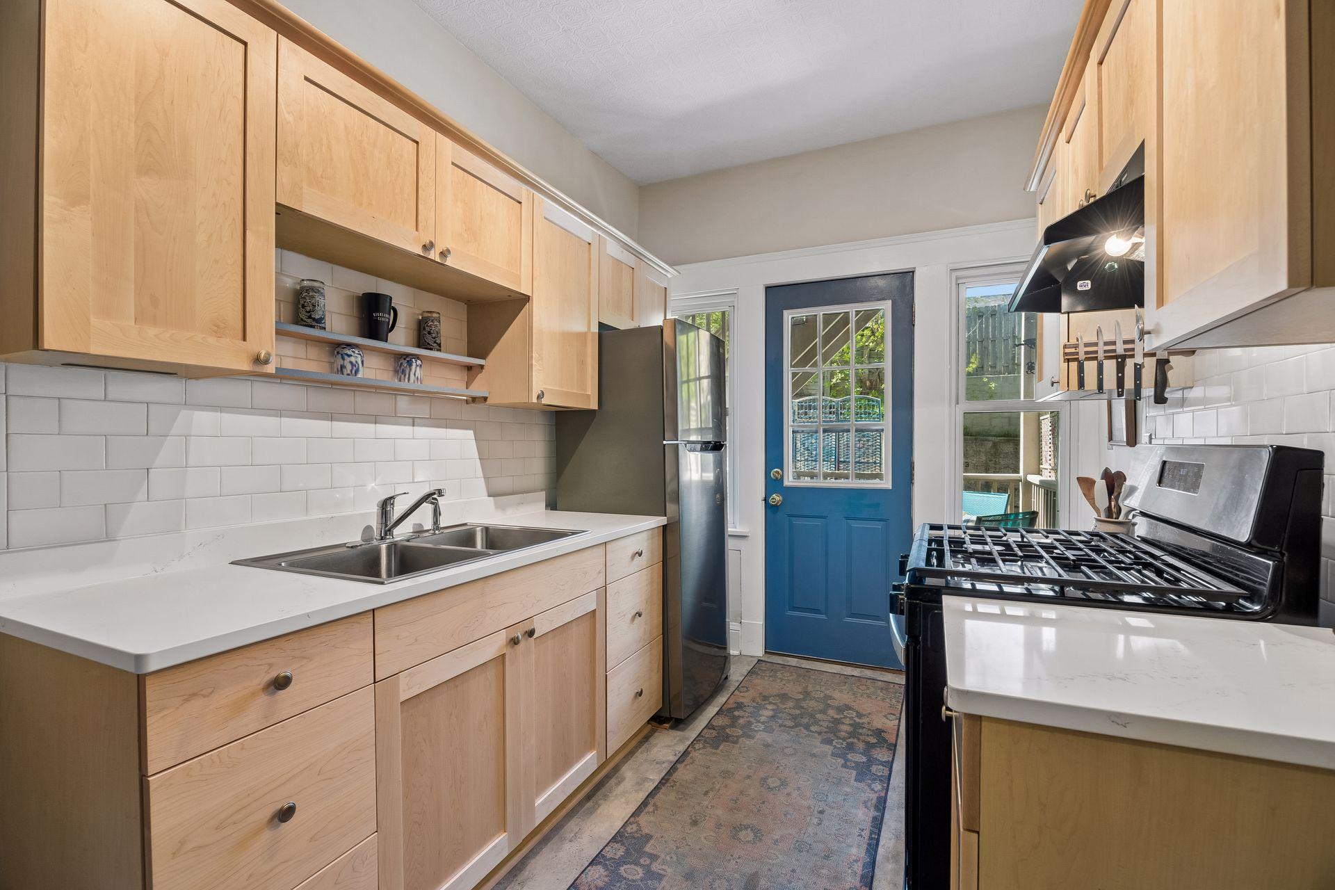 992 Dayton Avenue Unit: 2