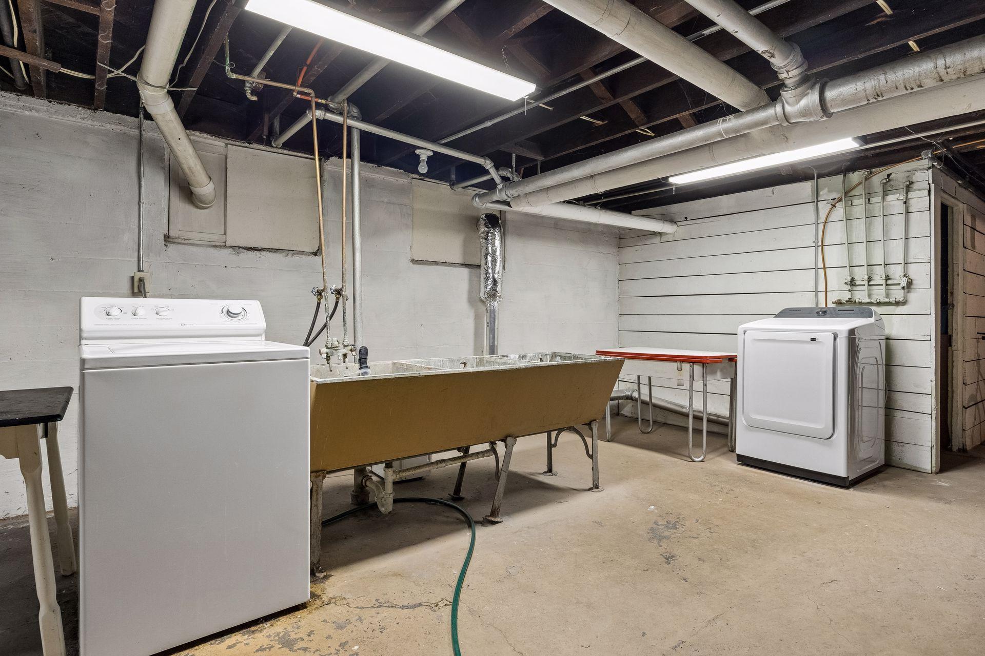 992 Dayton Avenue Unit: 2