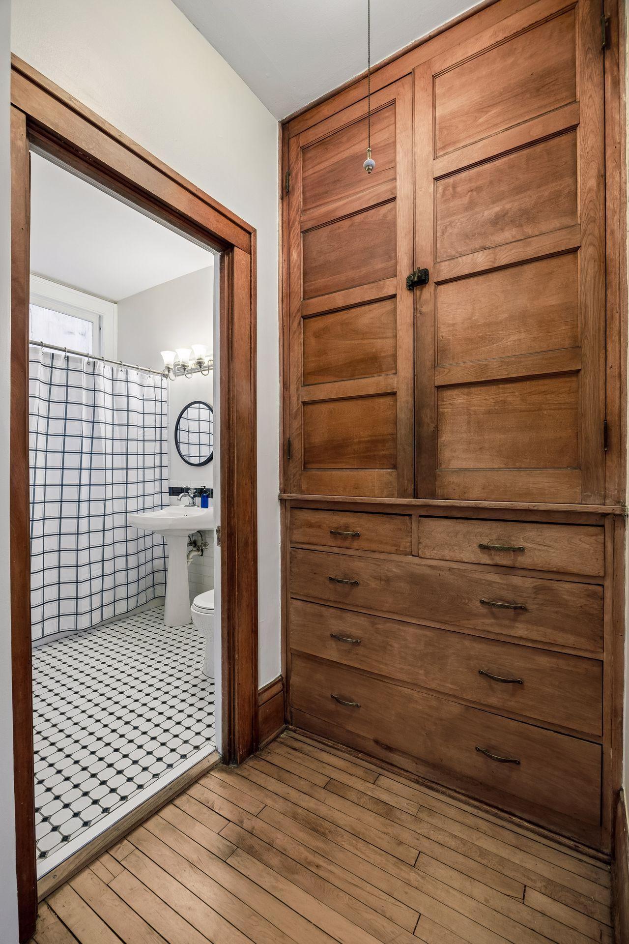 992 Dayton Avenue Unit: 2