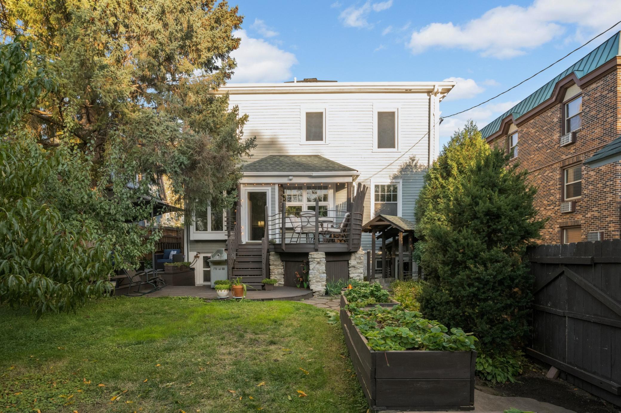 2226 Pleasant Avenue
