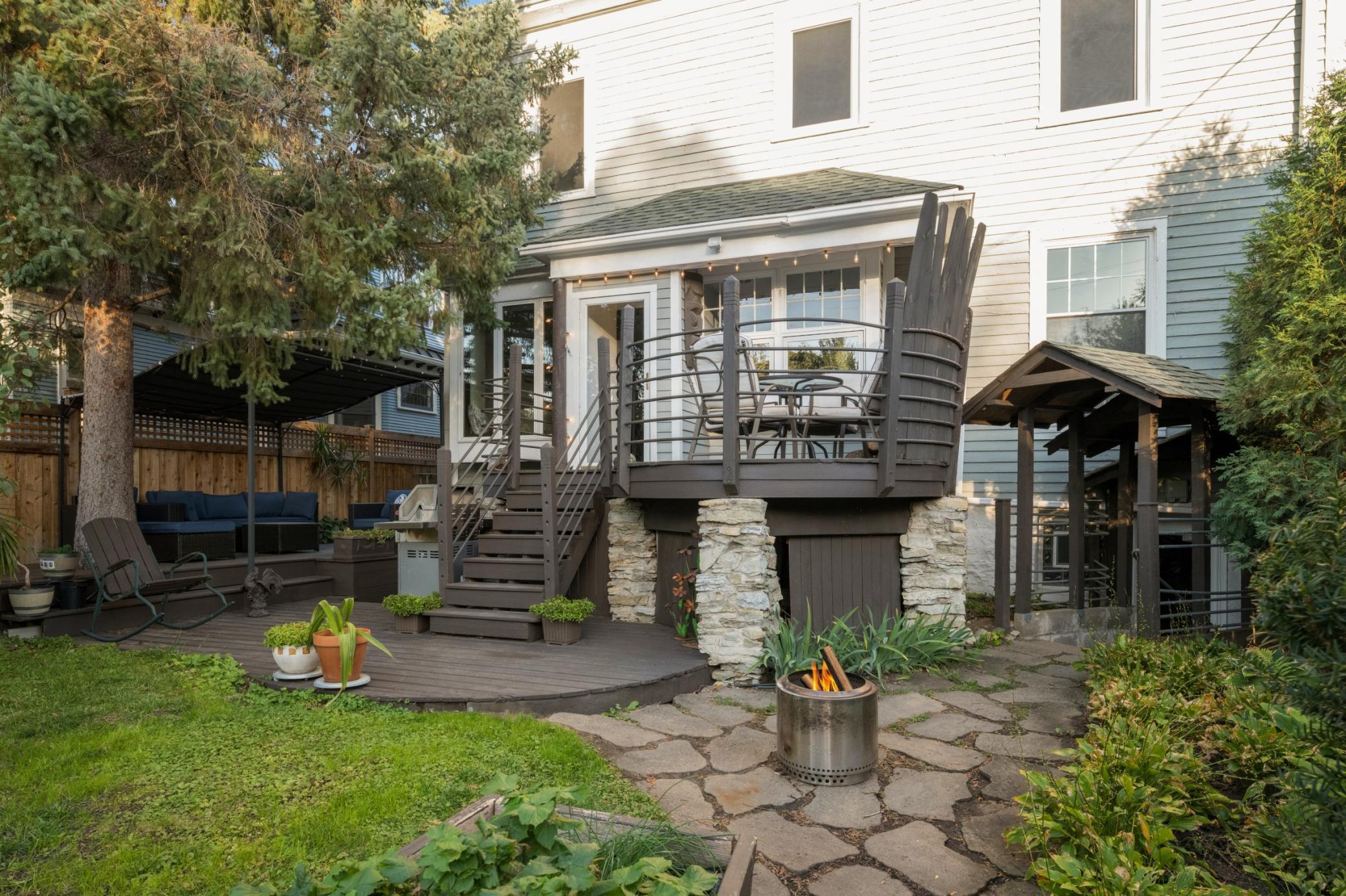 2226 Pleasant Avenue