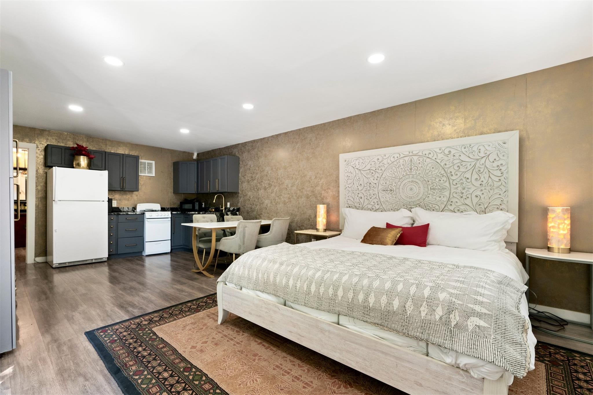 8721 Mountain Crest DR