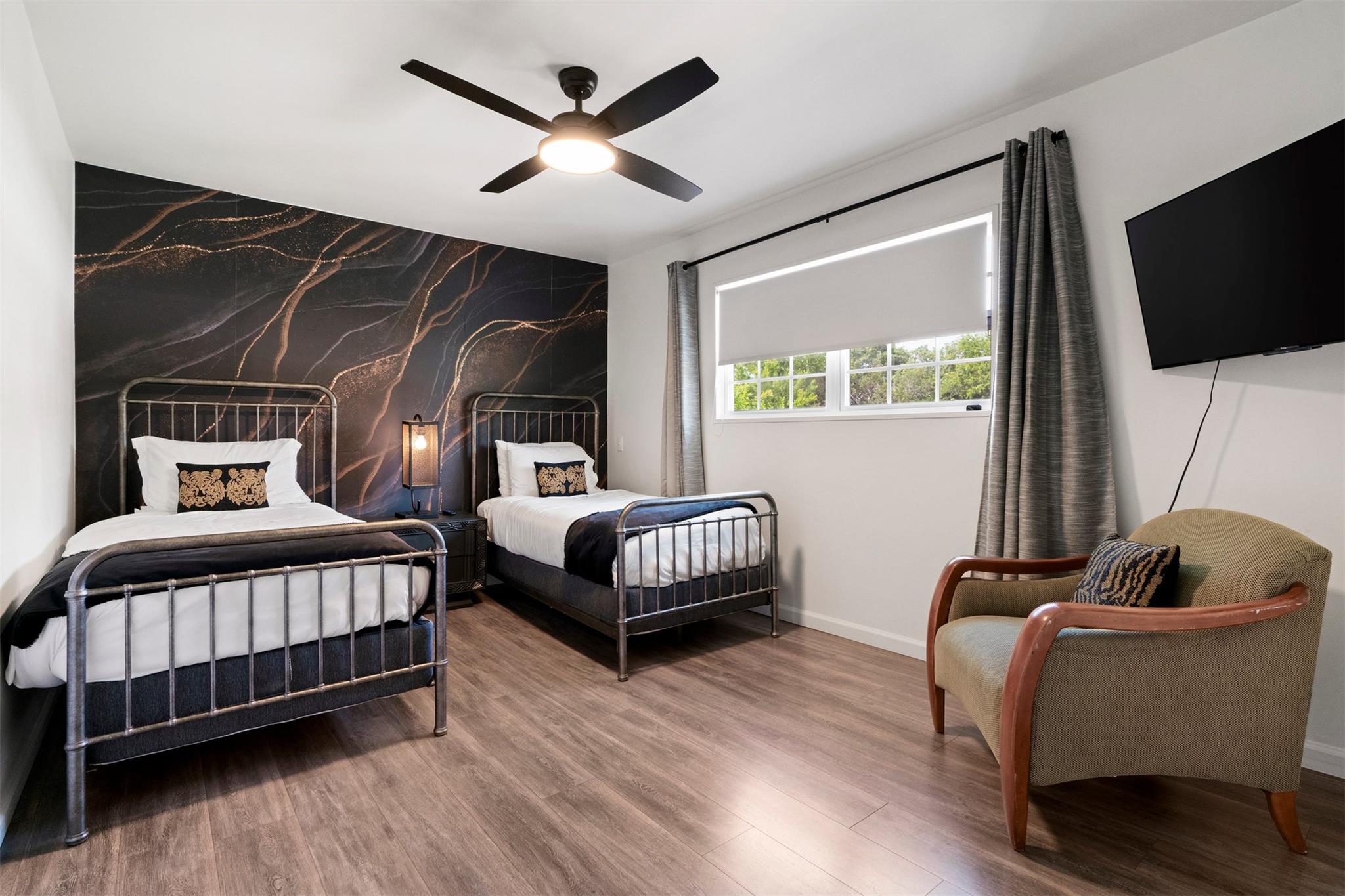 8721 Mountain Crest DR