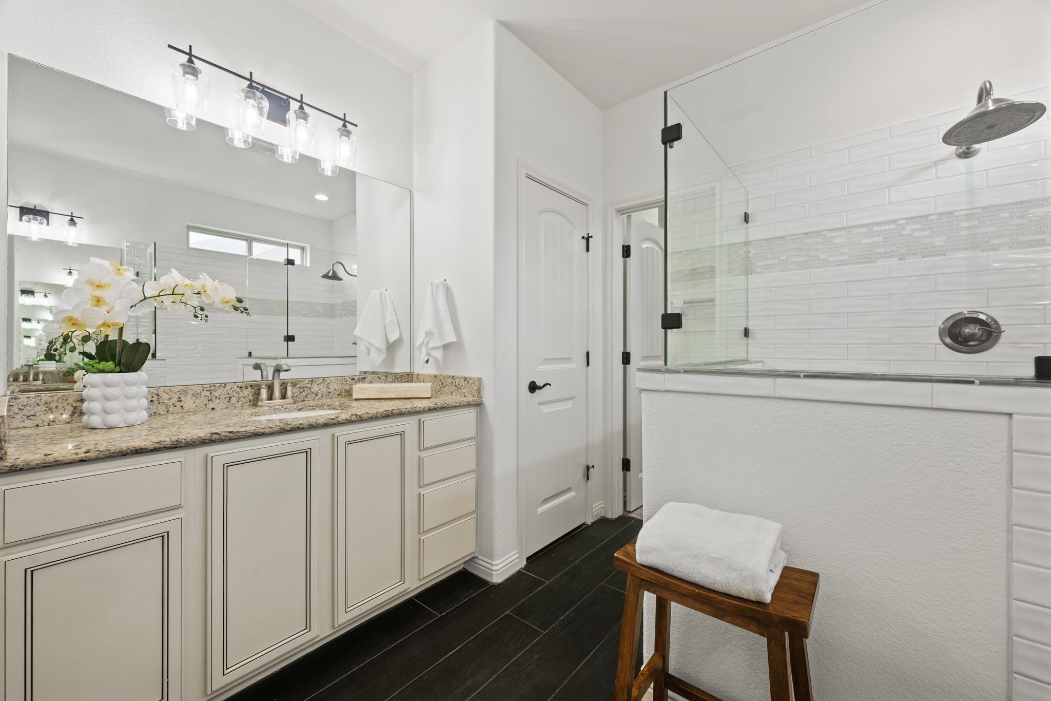 307 Ansley CV