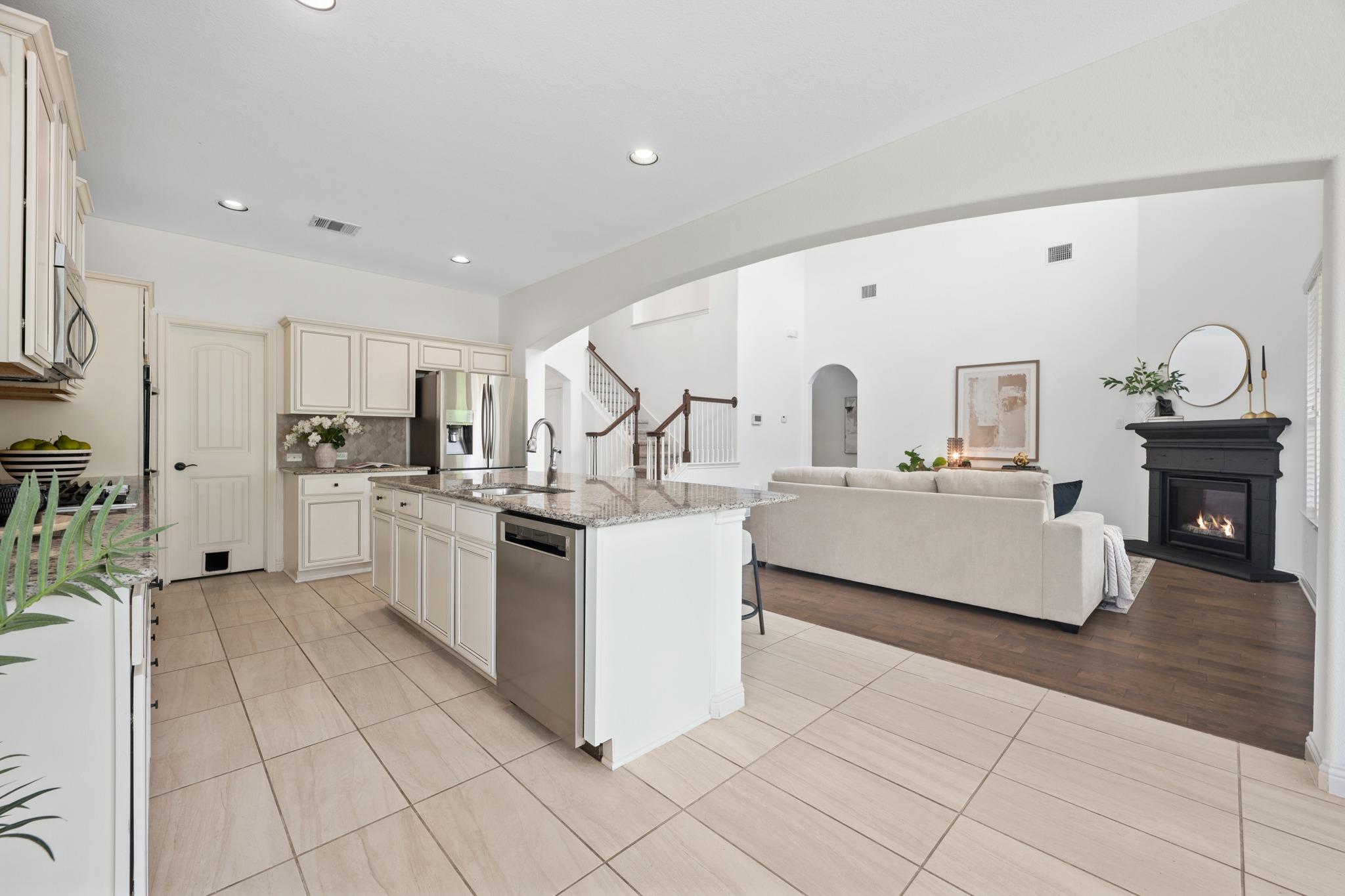 307 Ansley CV