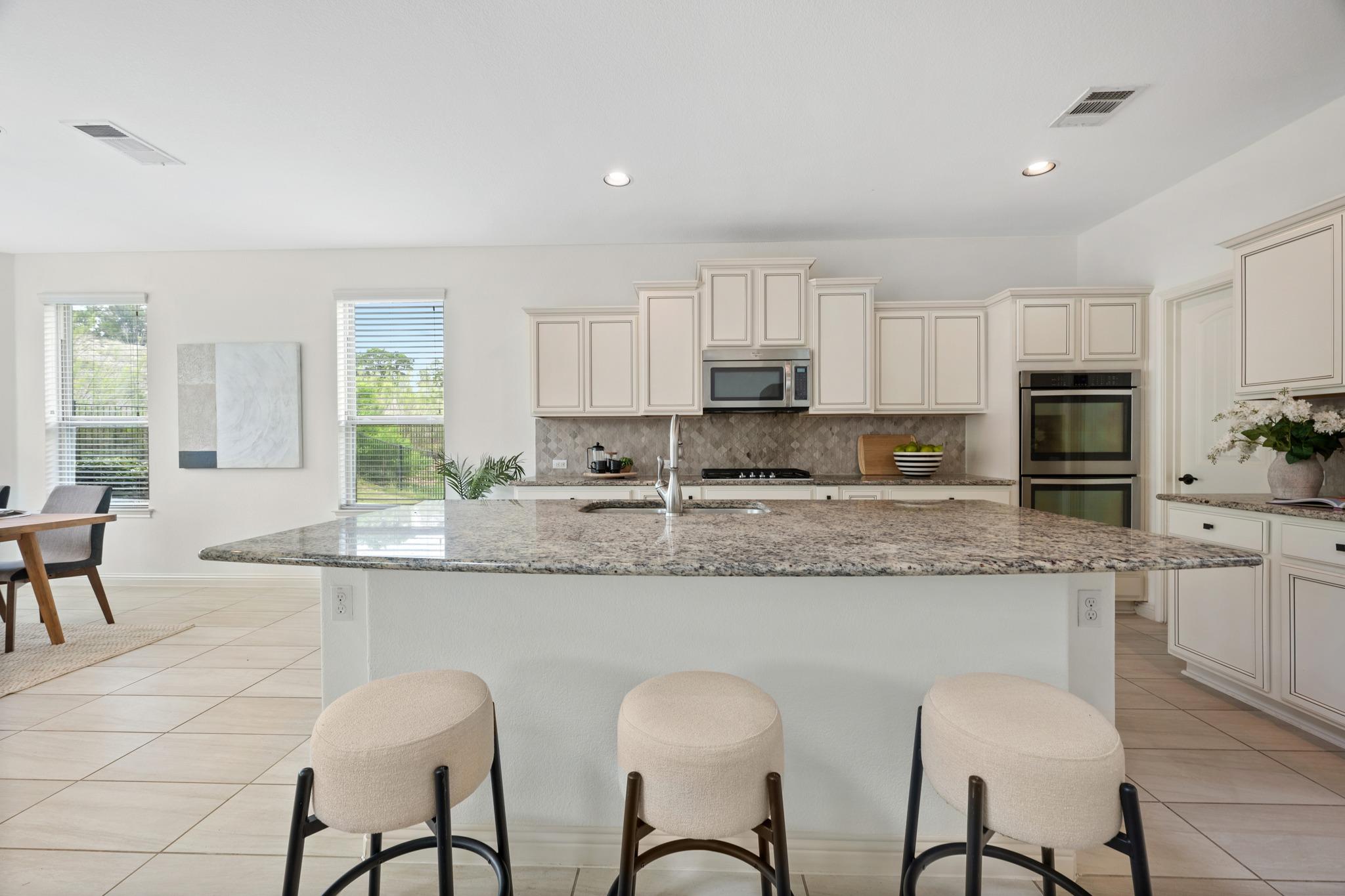307 Ansley CV