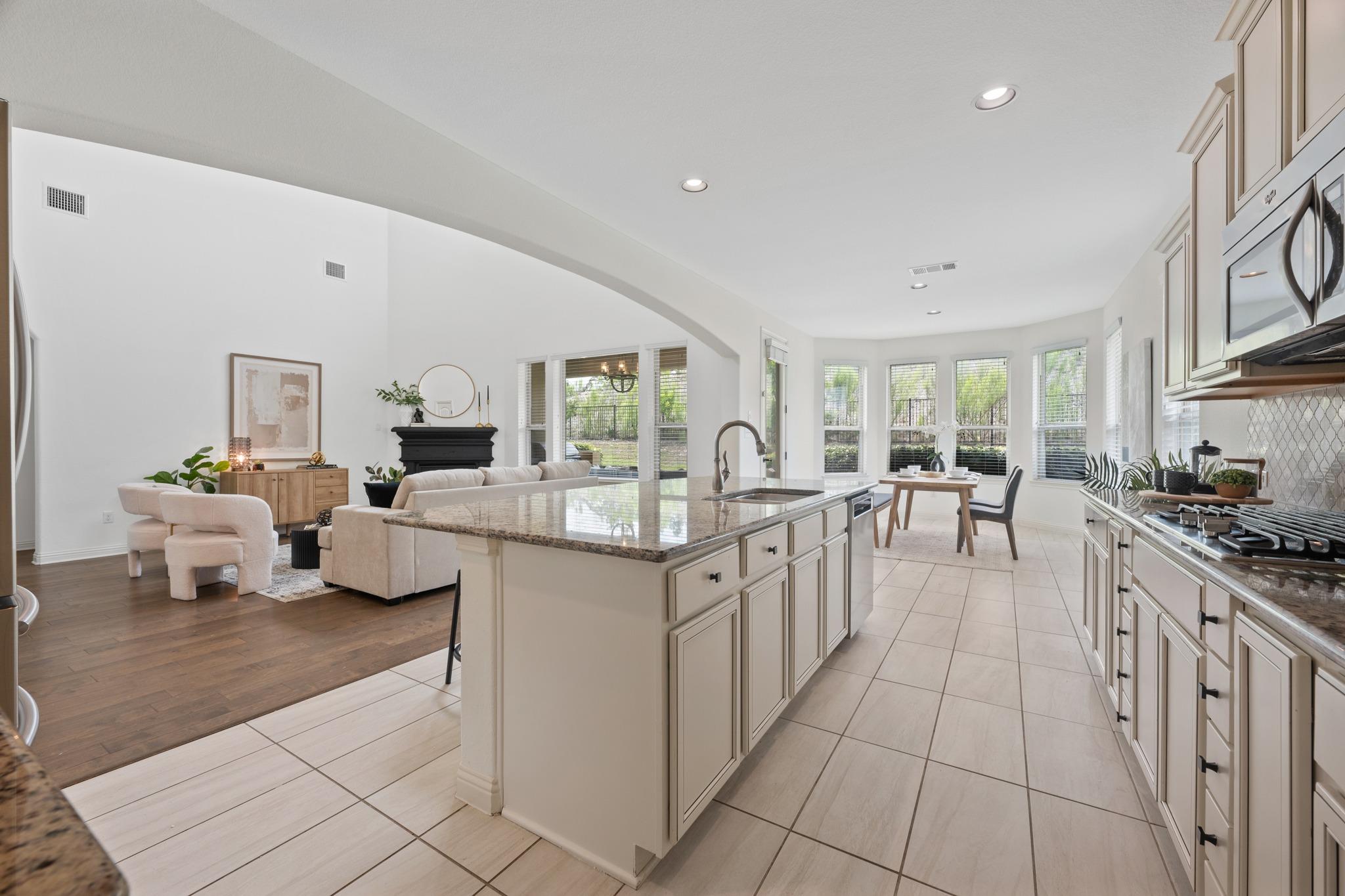 307 Ansley CV