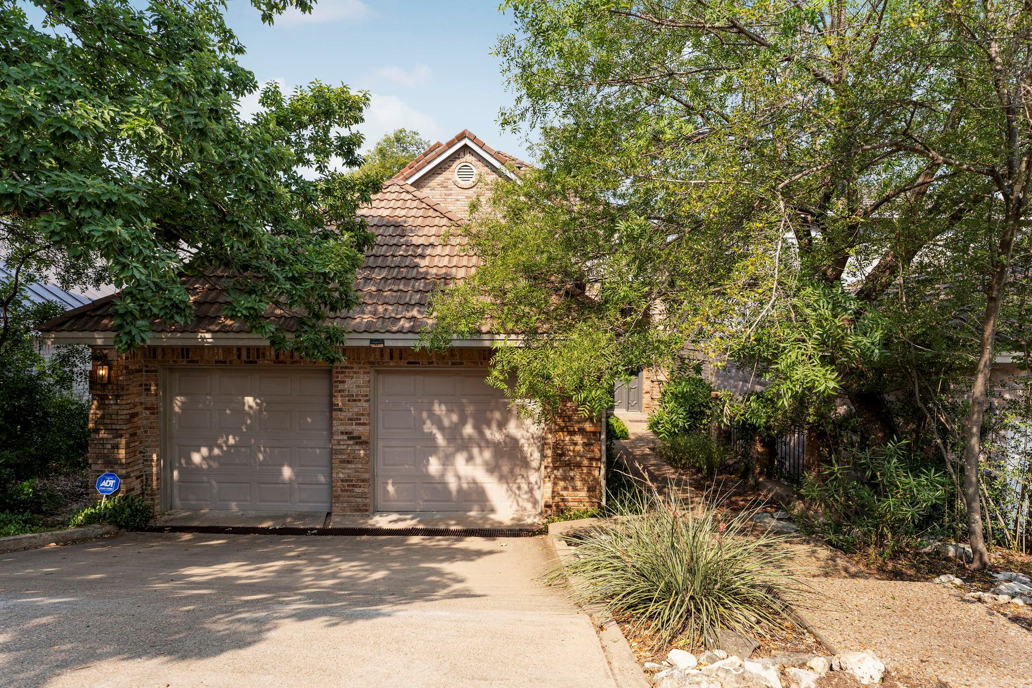 5914 N West PL