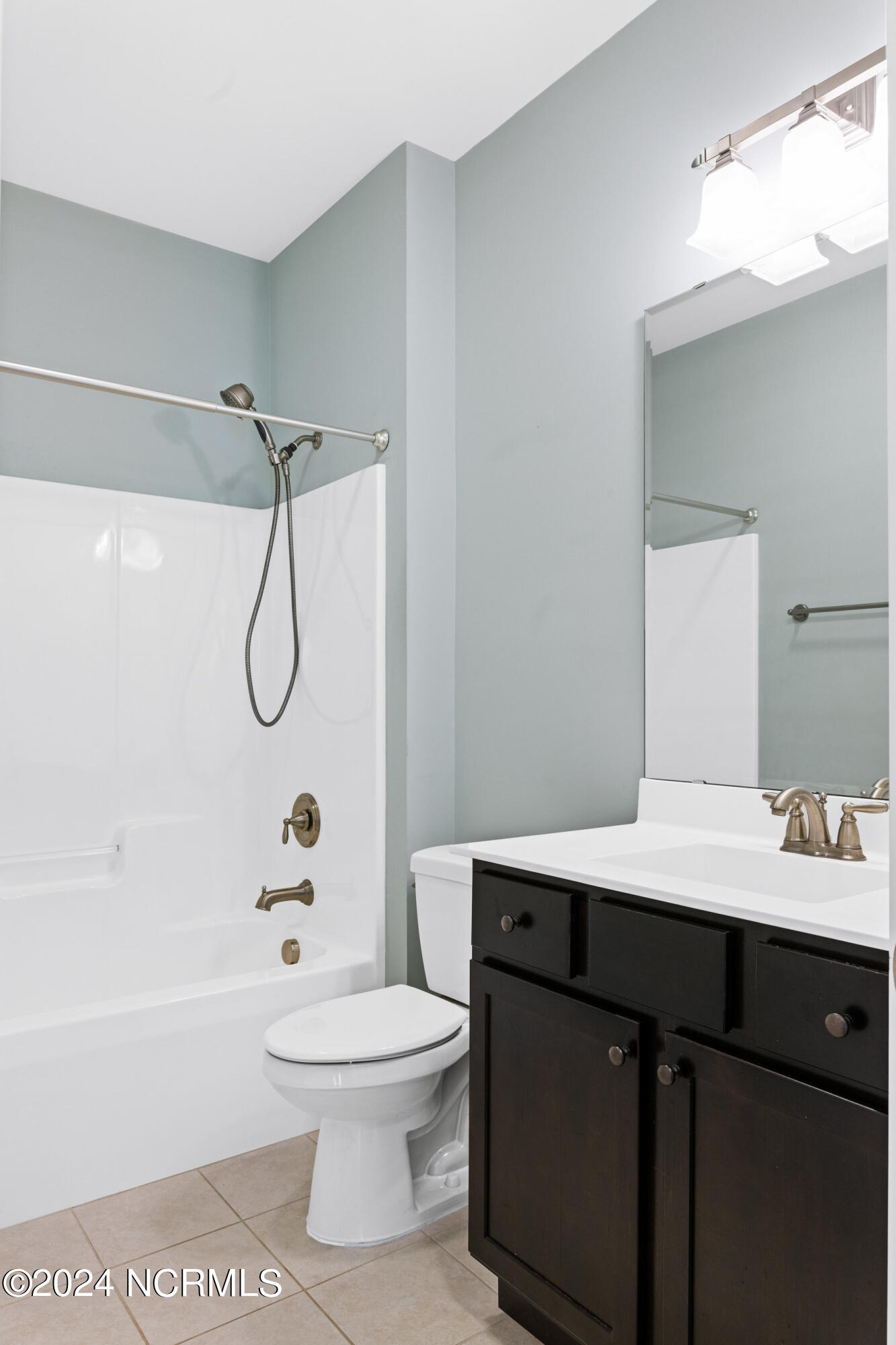 365 Southbend Court NE