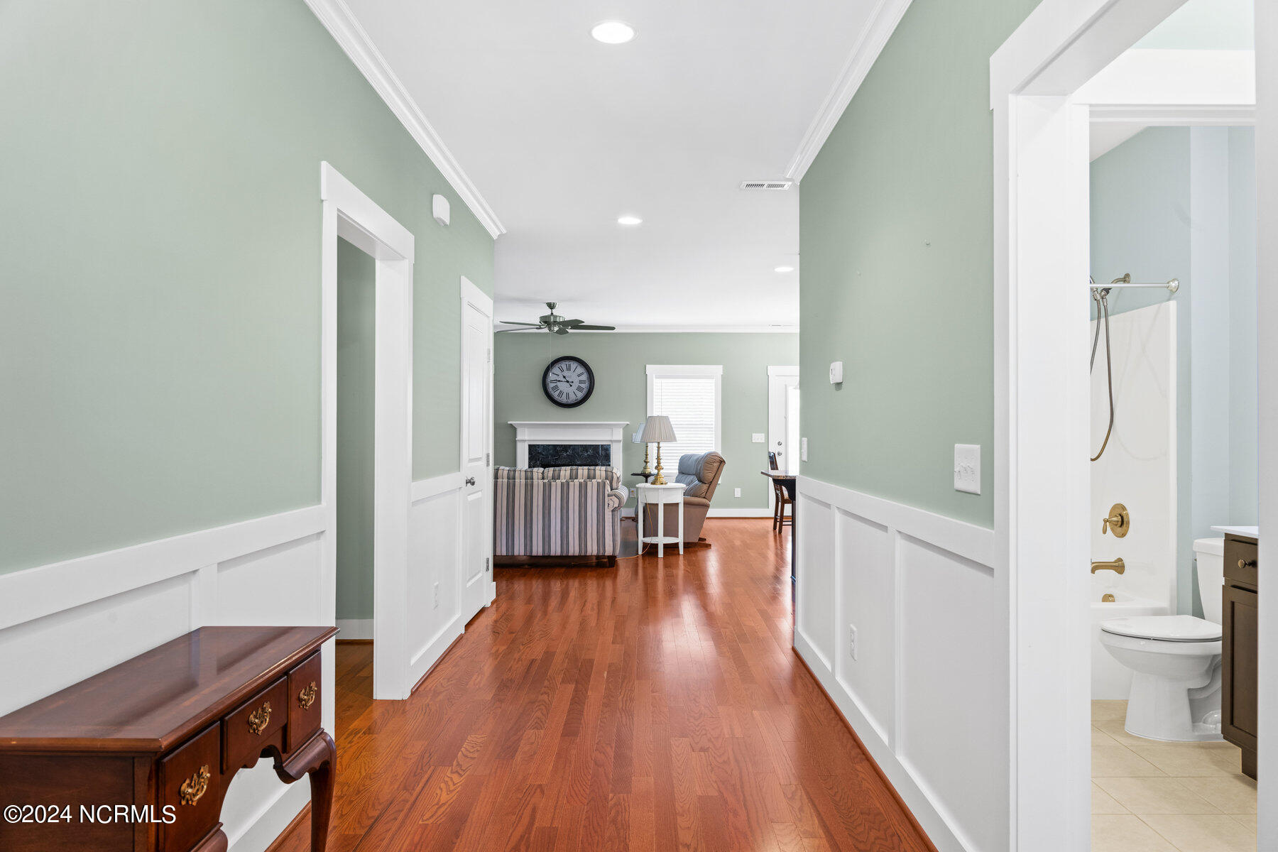 365 Southbend Court NE