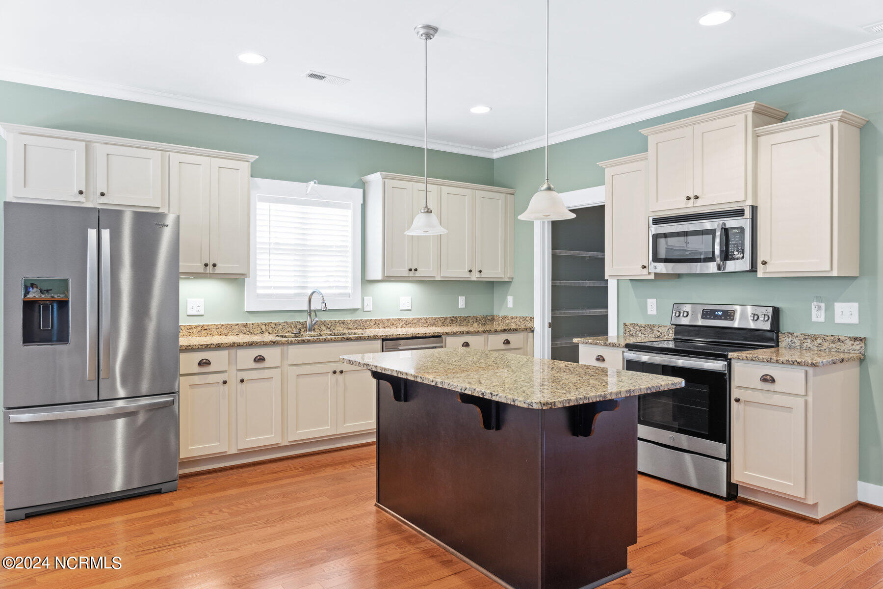 365 Southbend Court NE