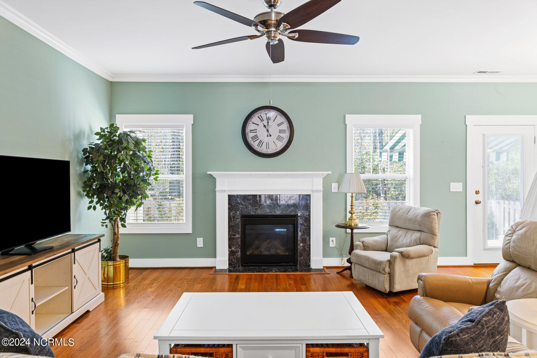 365 Southbend Court NE