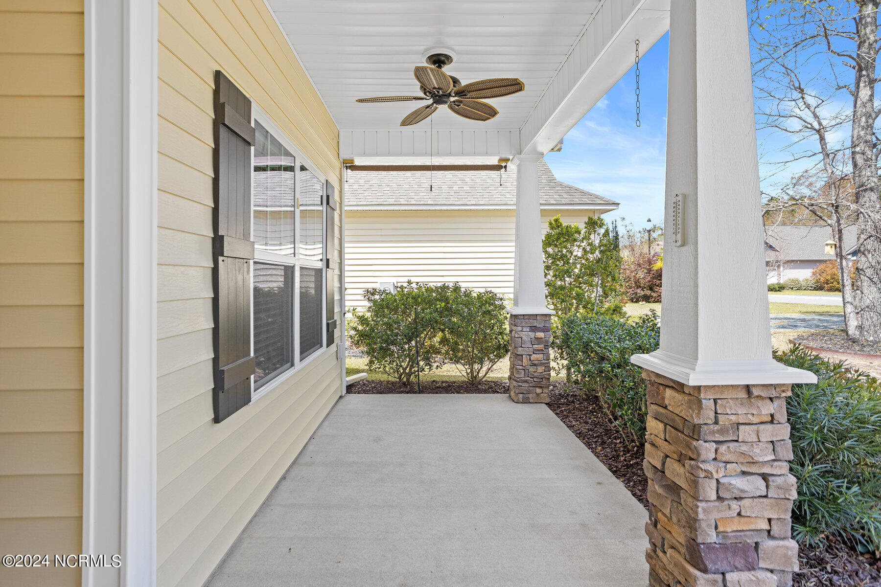 365 Southbend Court NE