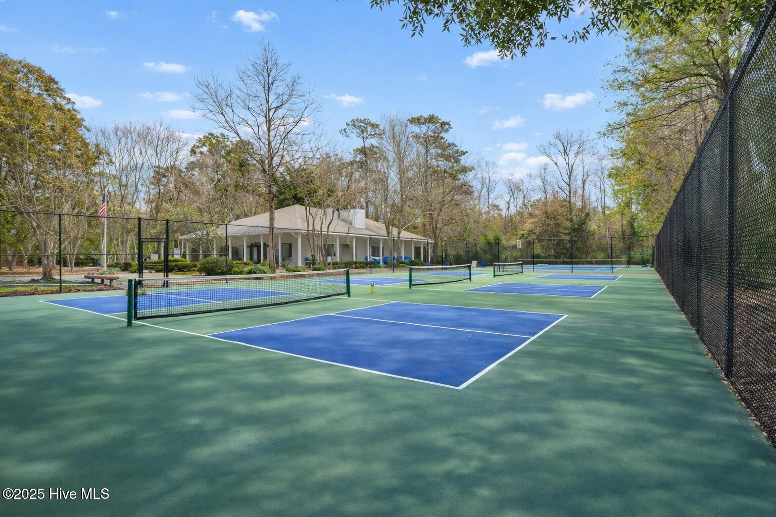 1210 Bayside Circle W