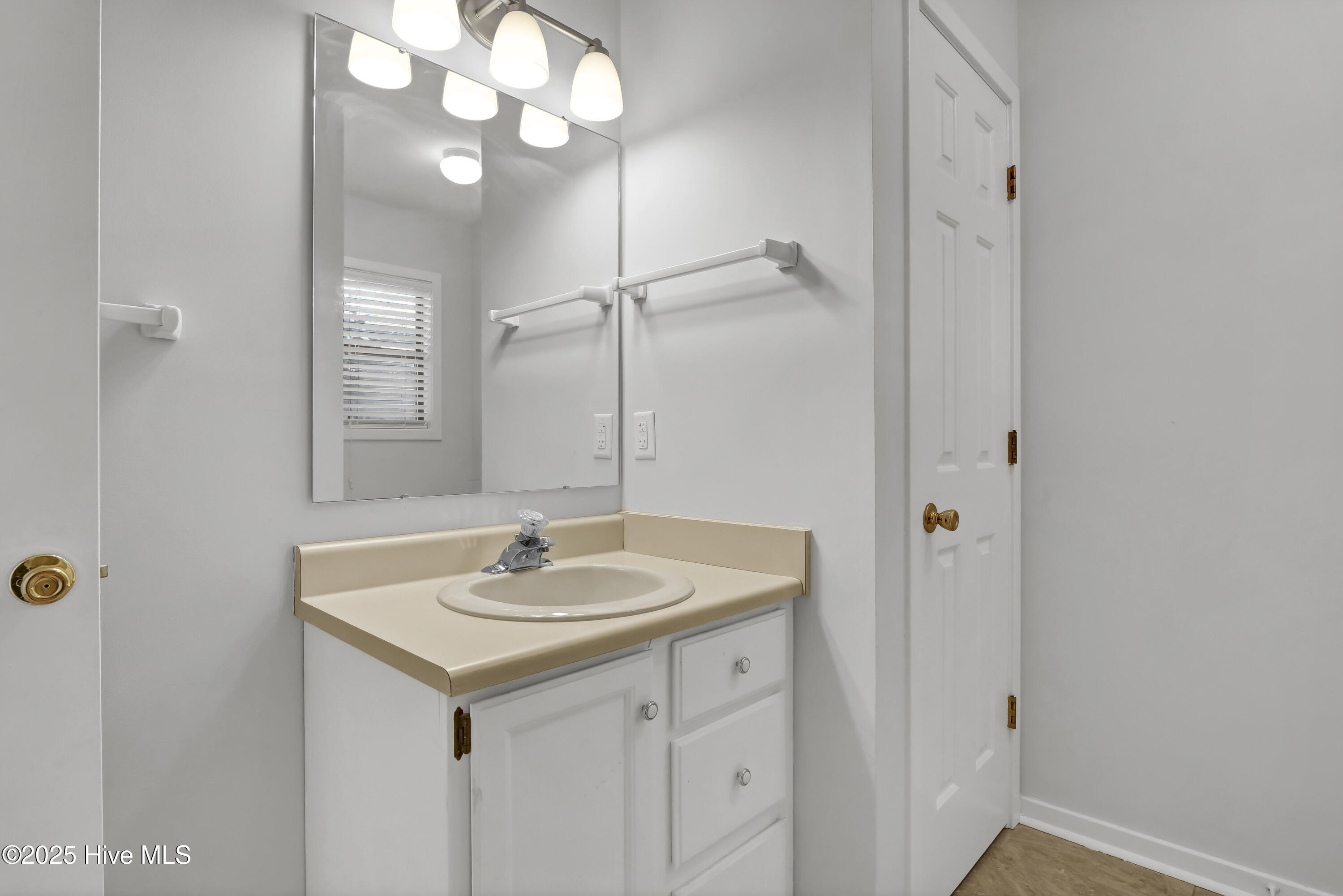 1210 Bayside Circle W