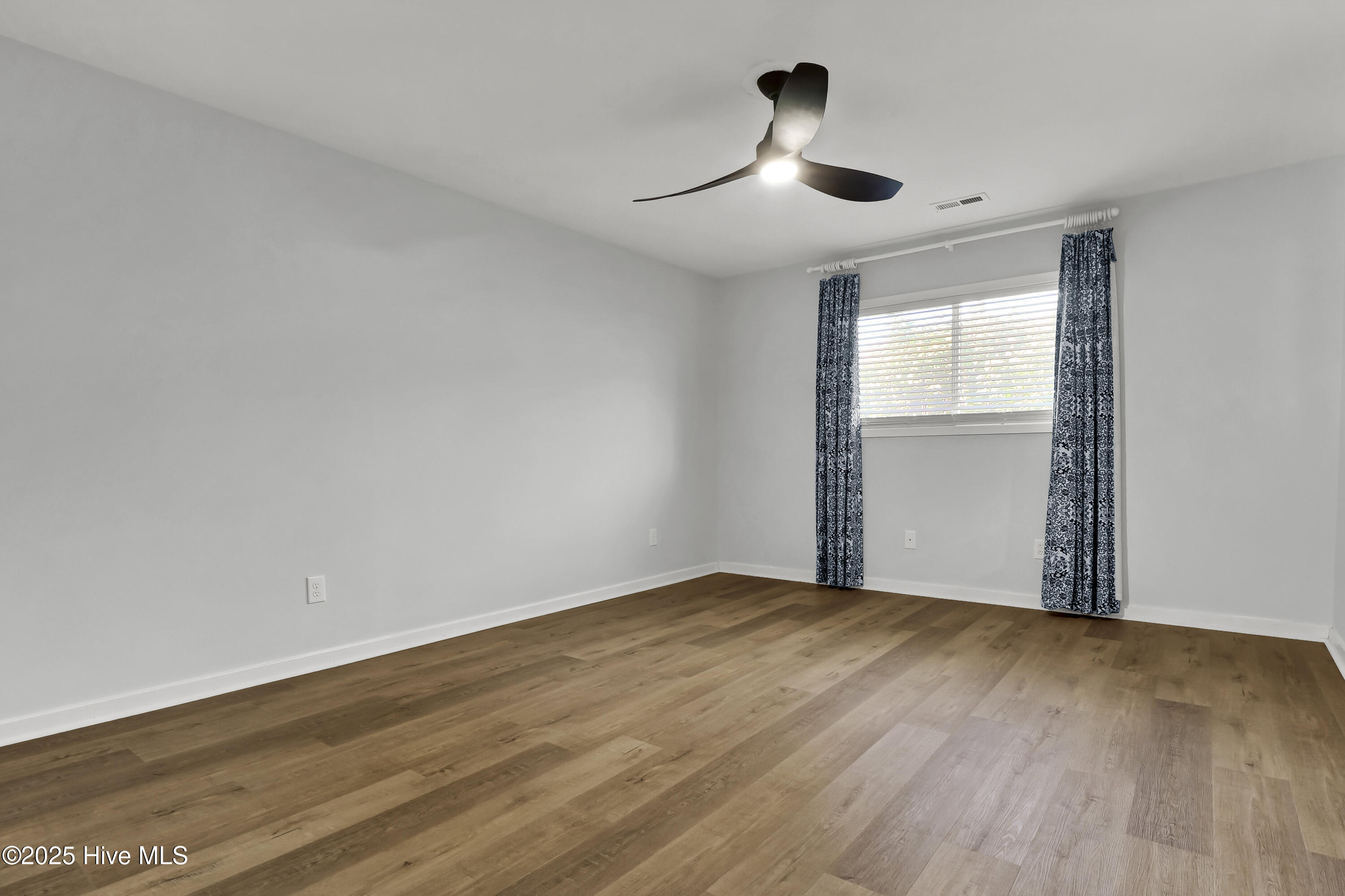 1210 Bayside Circle W