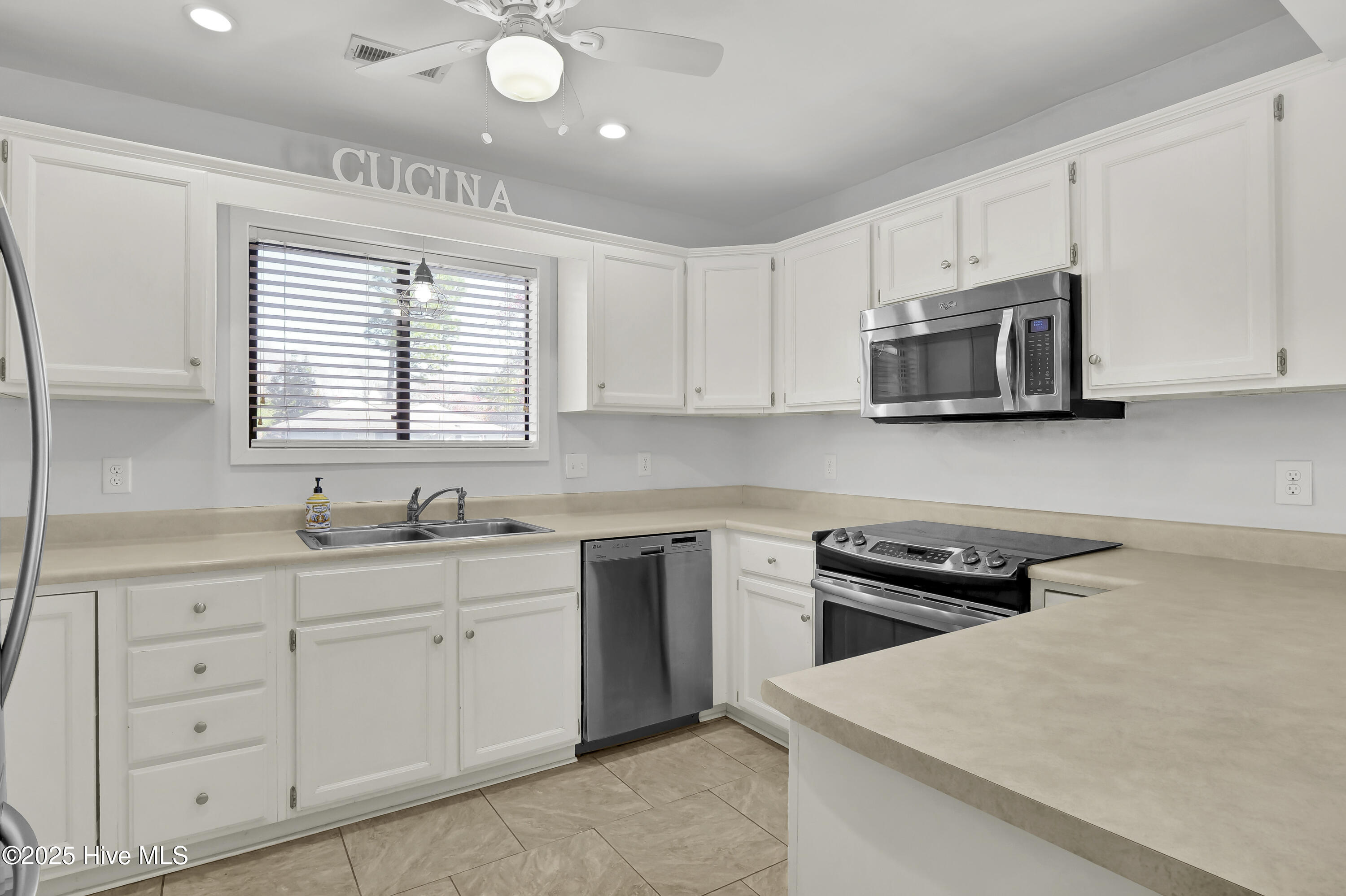 1210 Bayside Circle W