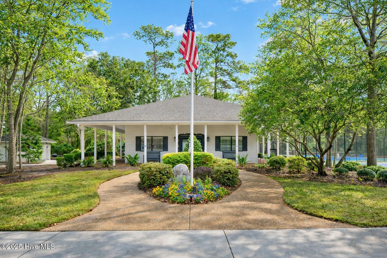 1210 Bayside Circle W