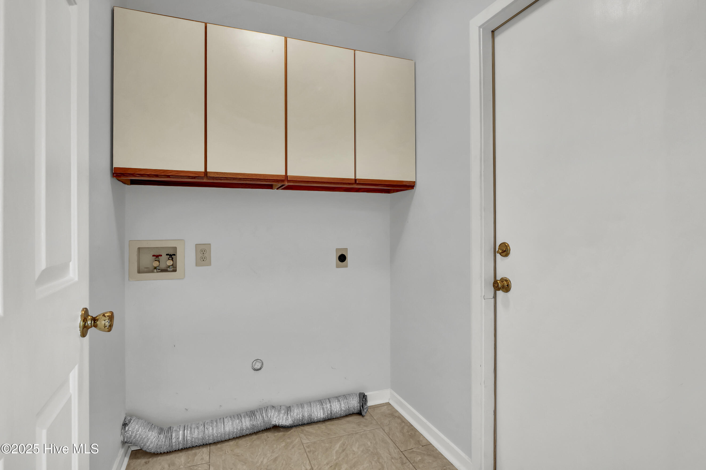 1210 Bayside Circle W