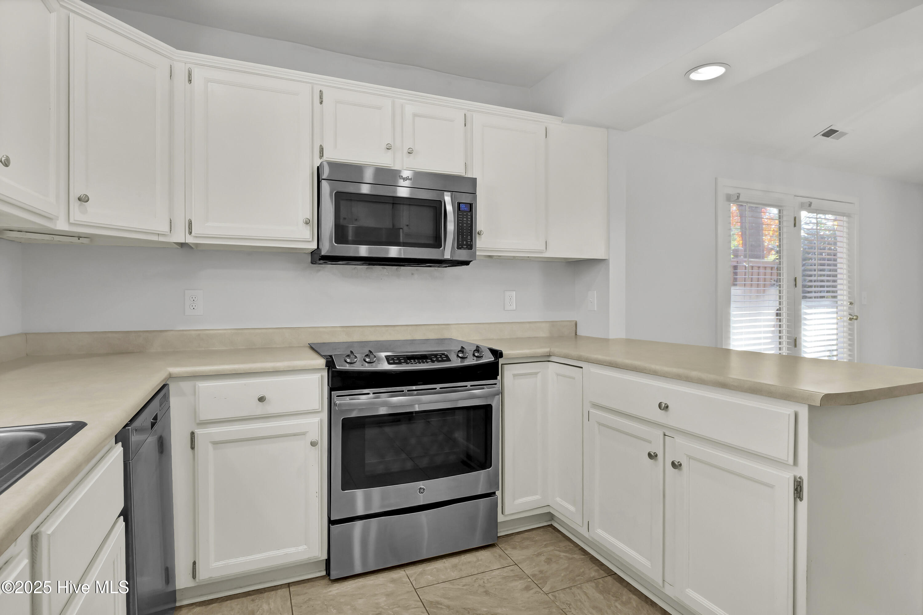 1210 Bayside Circle W