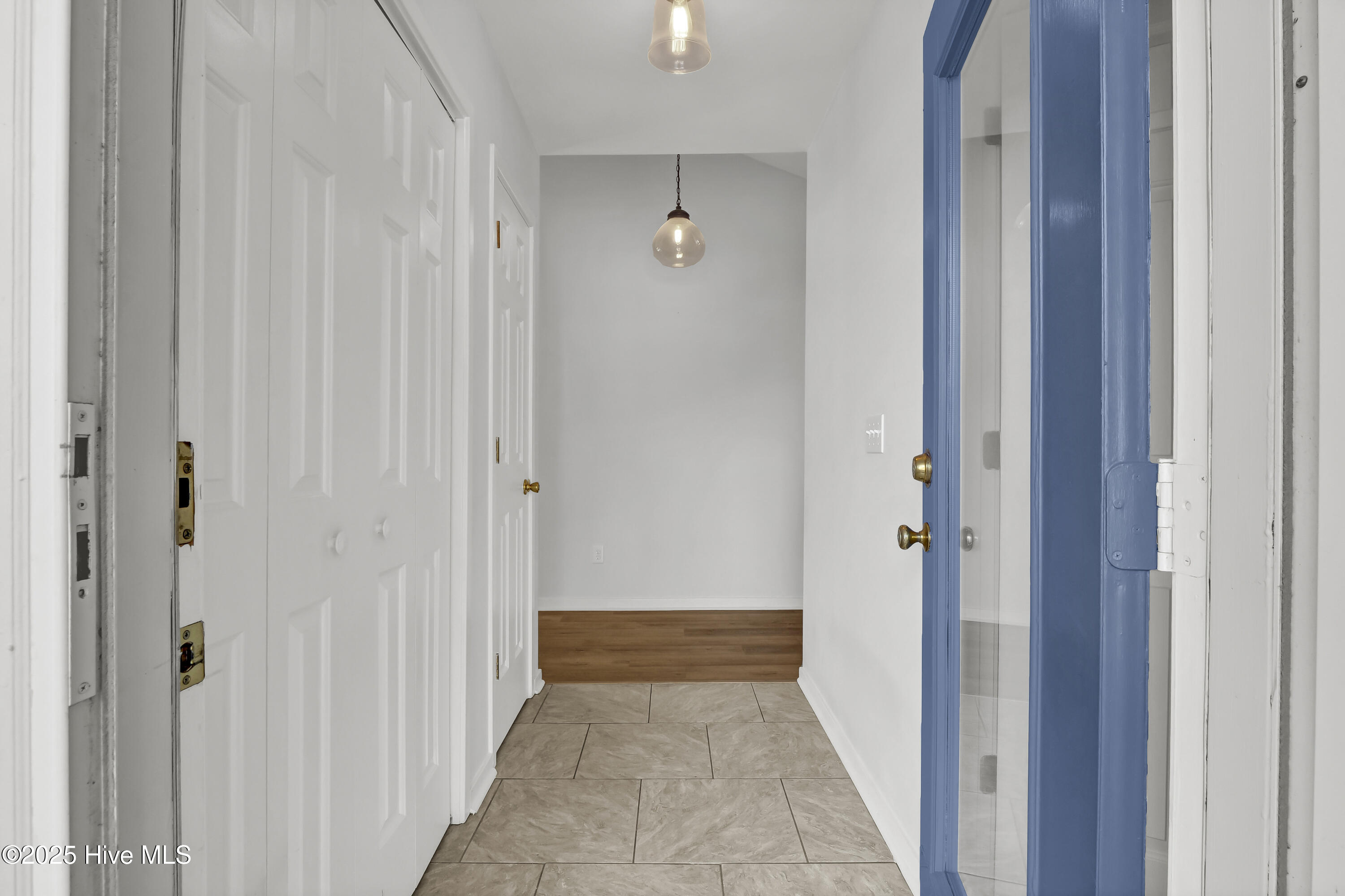 1210 Bayside Circle W