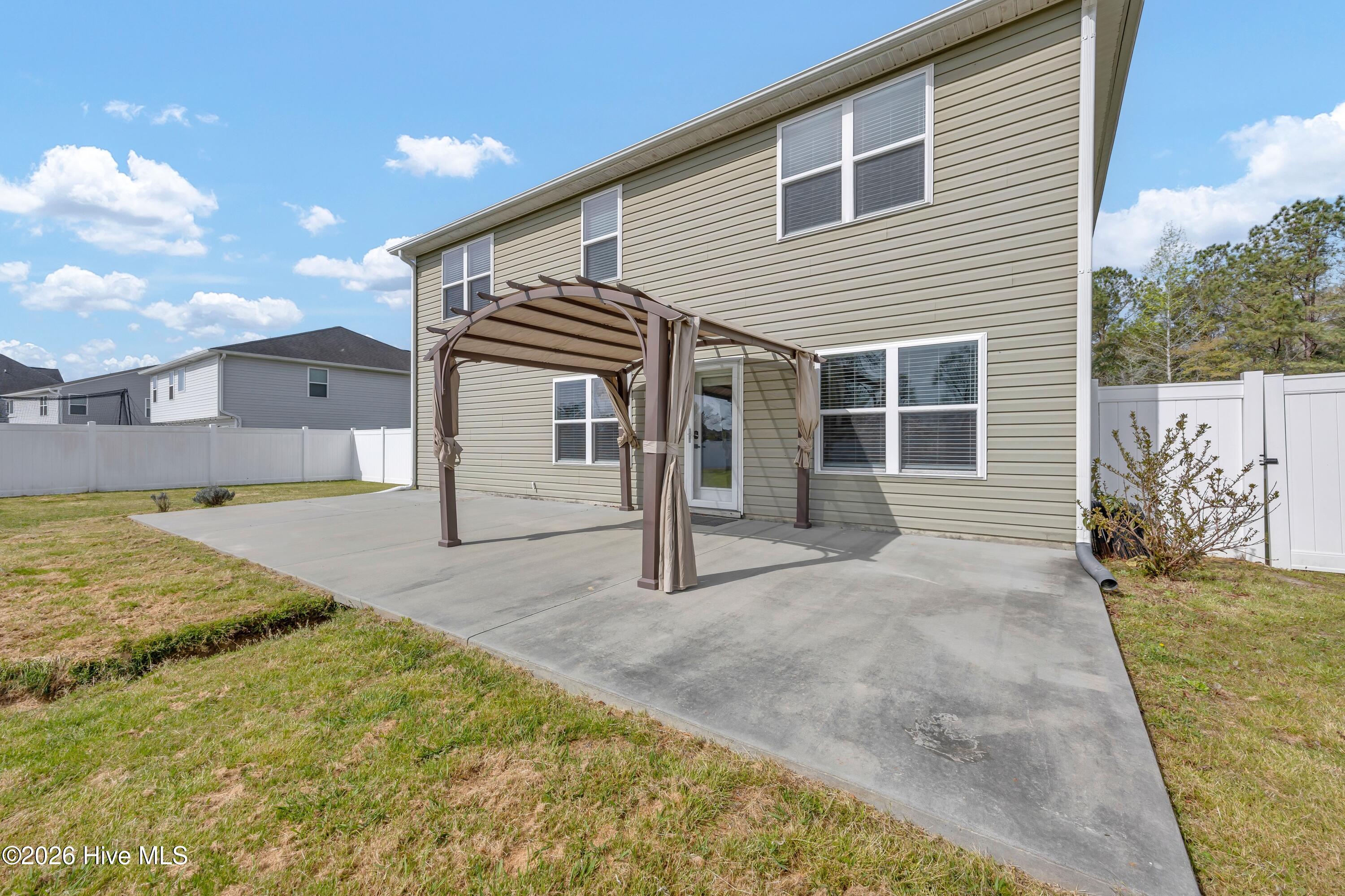 246 Fort Charles Drive NW
