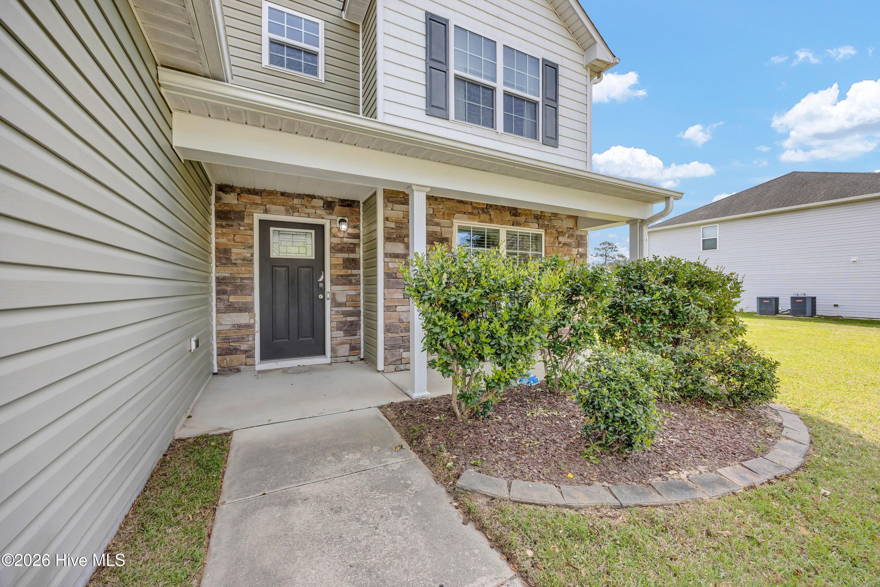 246 Fort Charles Drive NW
