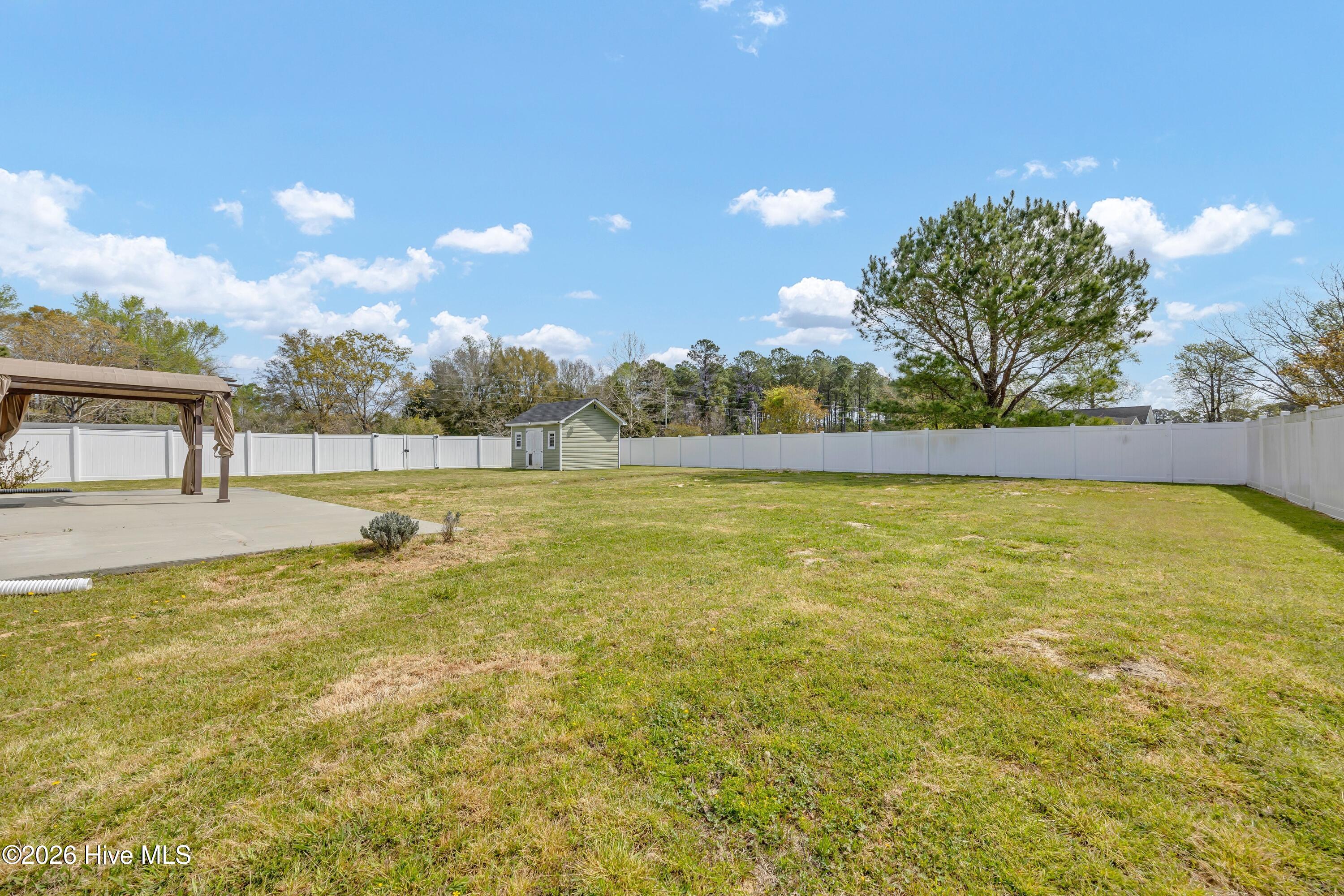 246 Fort Charles Drive NW
