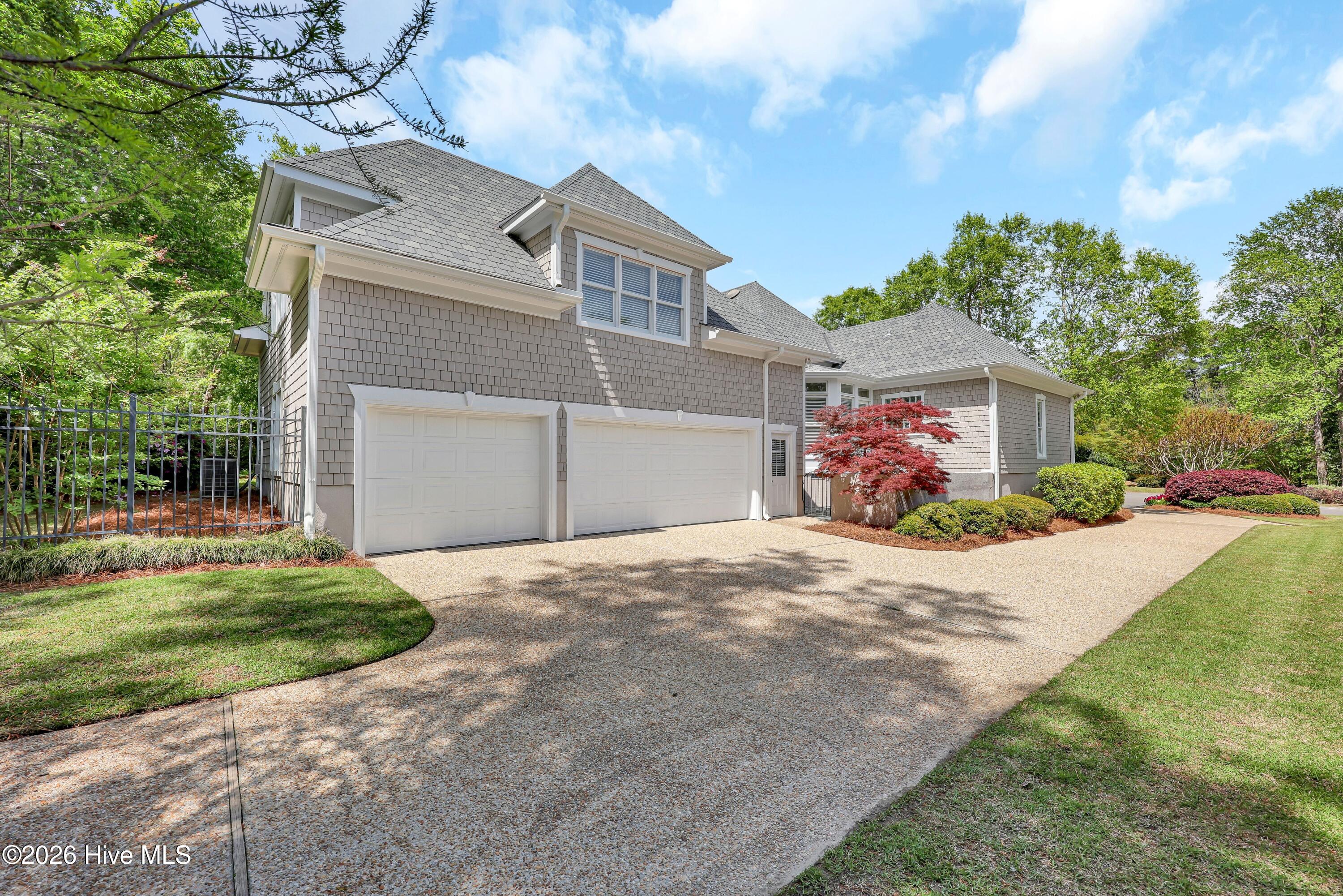 804 Oak Creek Place