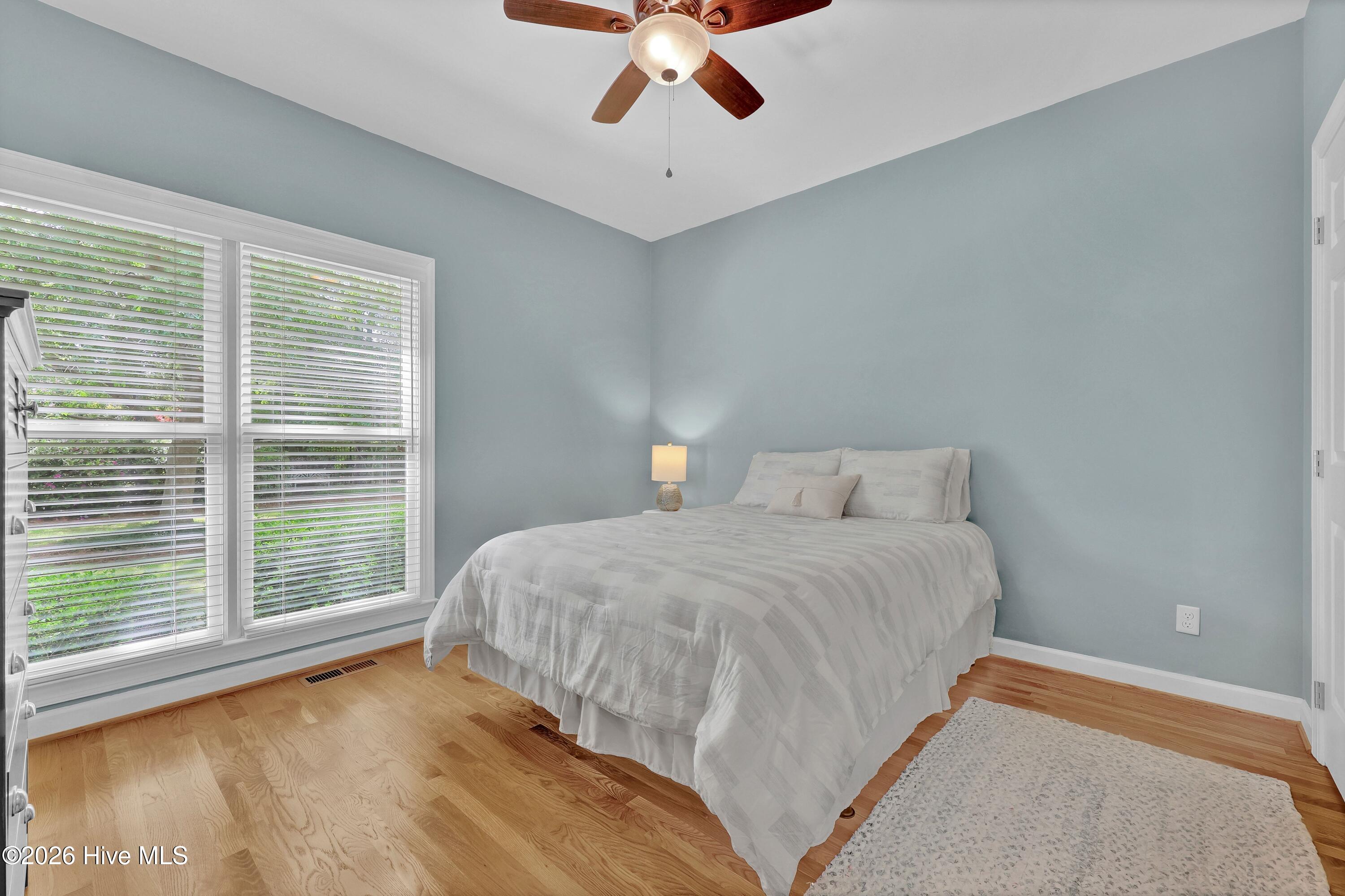 804 Oak Creek Place