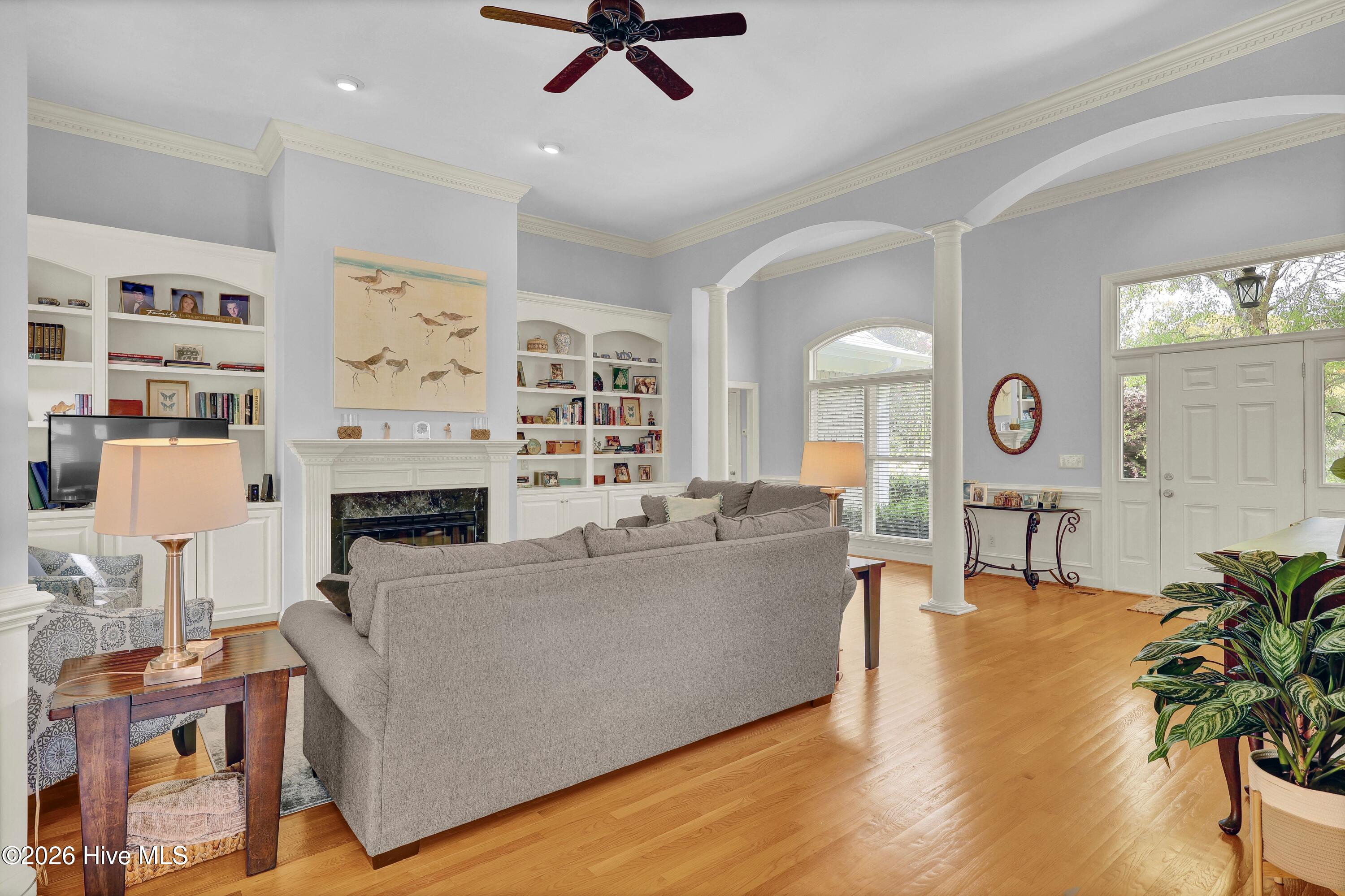 804 Oak Creek Place