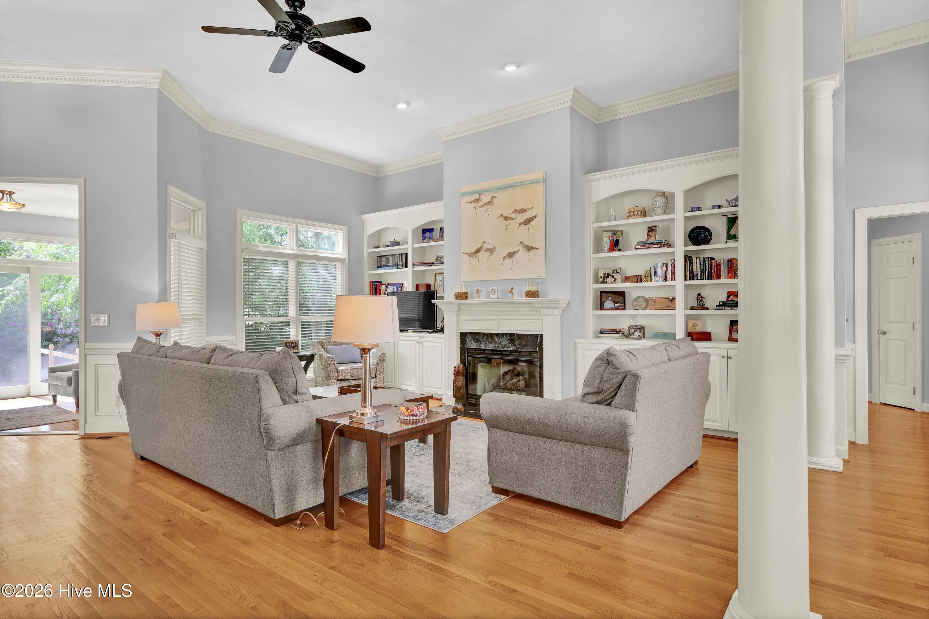 804 Oak Creek Place