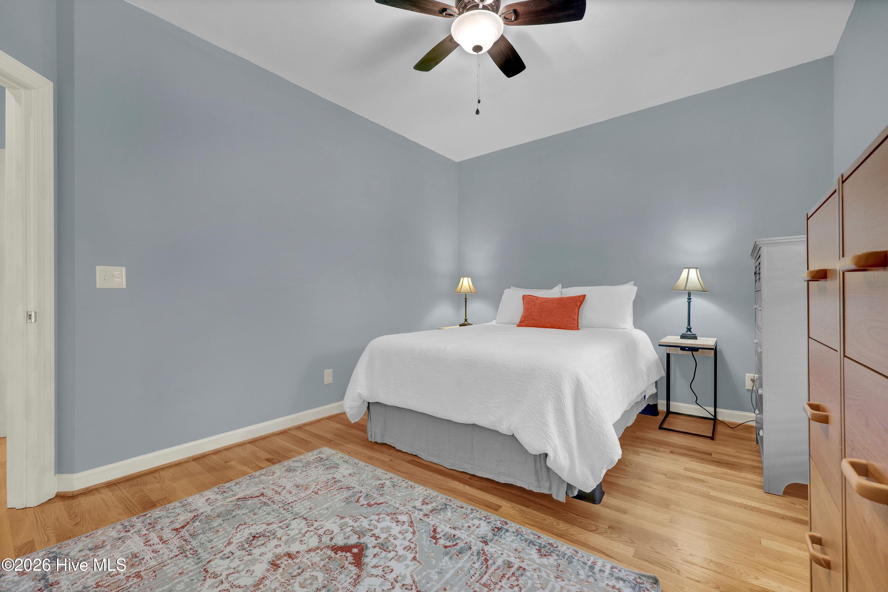 804 Oak Creek Place
