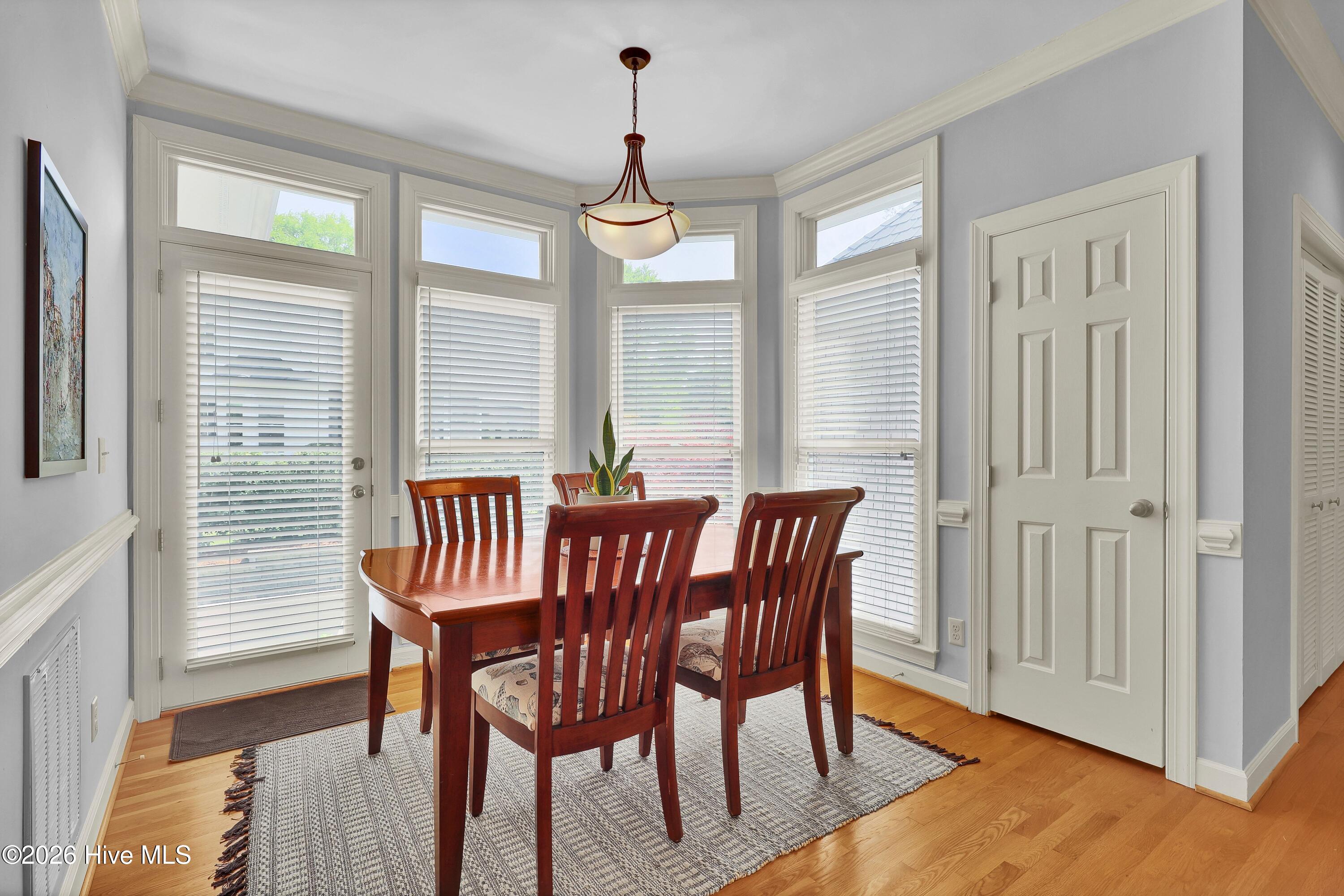 804 Oak Creek Place