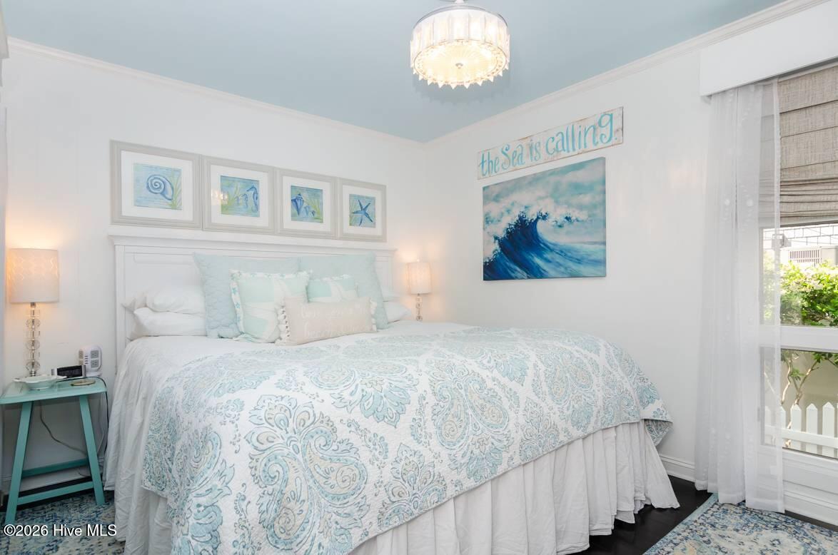 2 W Henderson Street