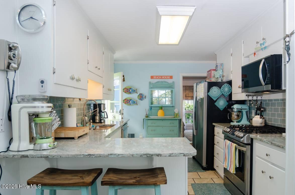 2 W Henderson Street