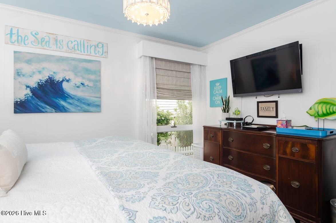 2 W Henderson Street