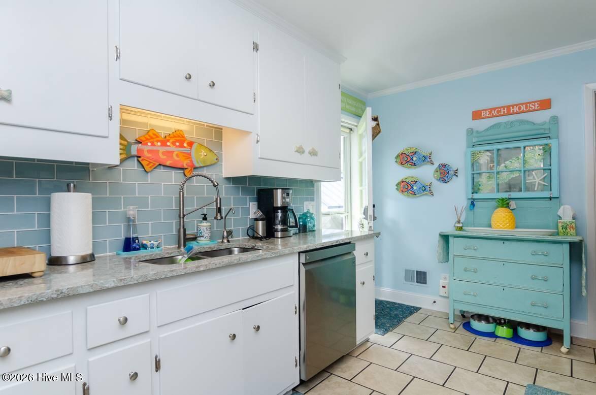 2 W Henderson Street