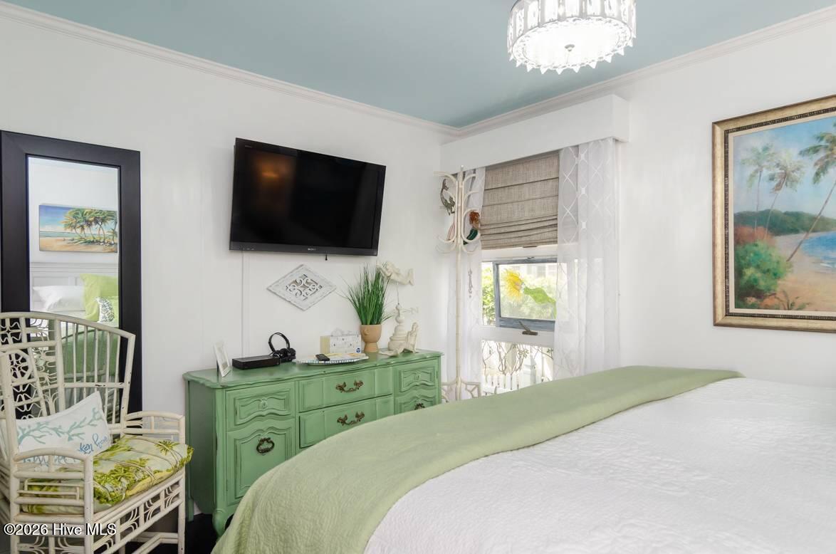 2 W Henderson Street