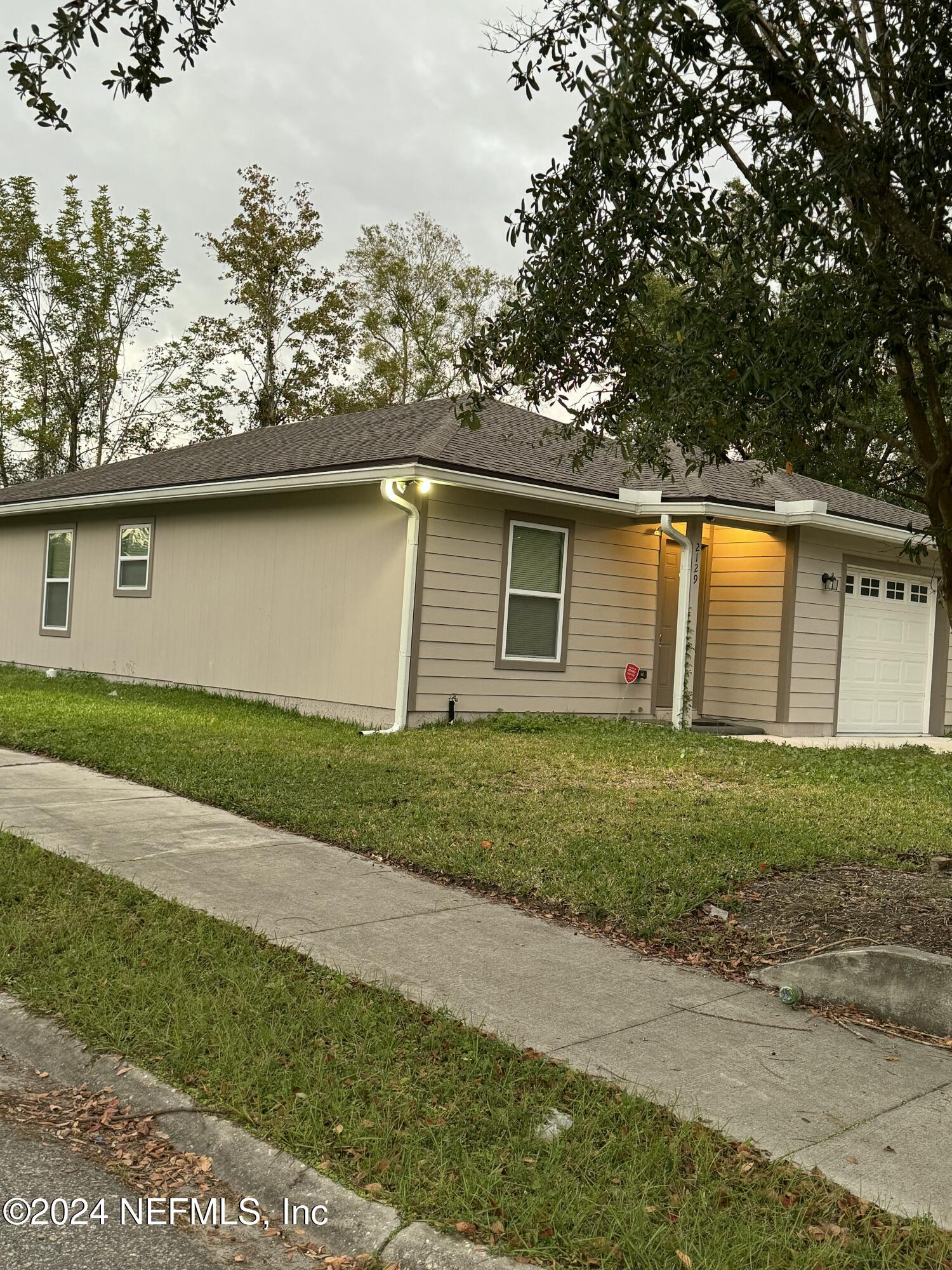 2129 YULEE Street