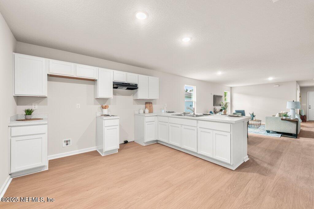 868 ROBINSON Avenue