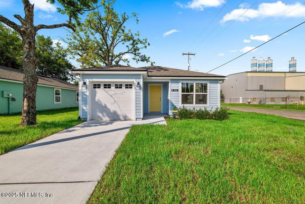 868 ROBINSON Avenue