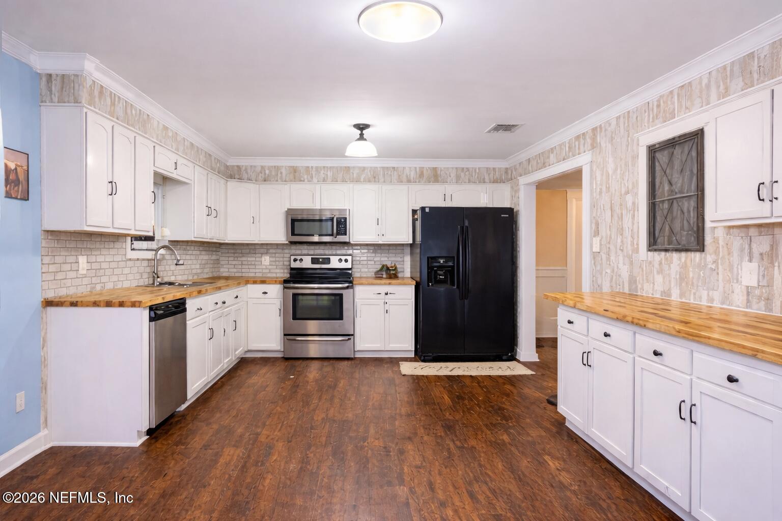 3930 UNIVERSITY CLUB Boulevard