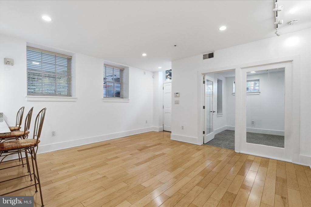 2818 CONNECTICUT AVENUE NW Unit: 5