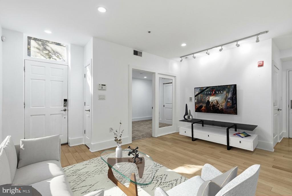 2818 CONNECTICUT AVENUE NW Unit: 5