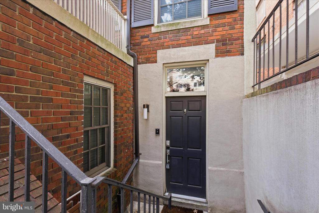 2818 CONNECTICUT AVENUE NW Unit: 5