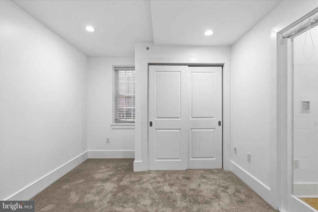 2818 CONNECTICUT AVENUE NW Unit: 5