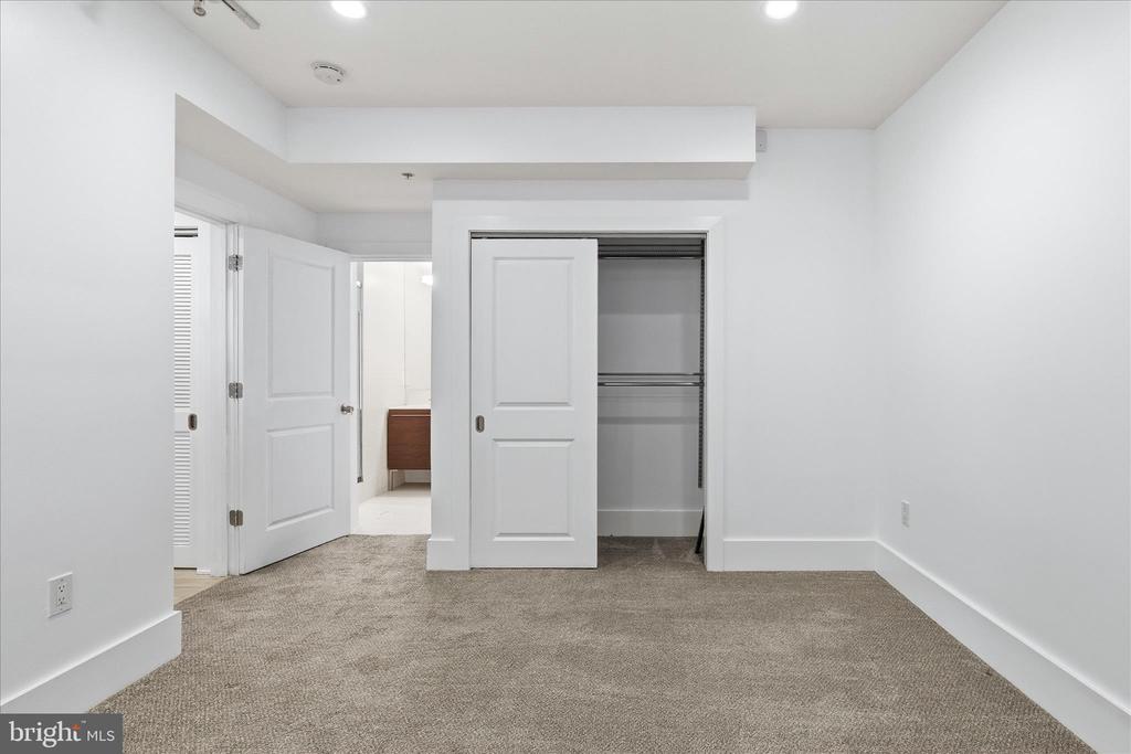 2818 CONNECTICUT AVENUE NW Unit: 5