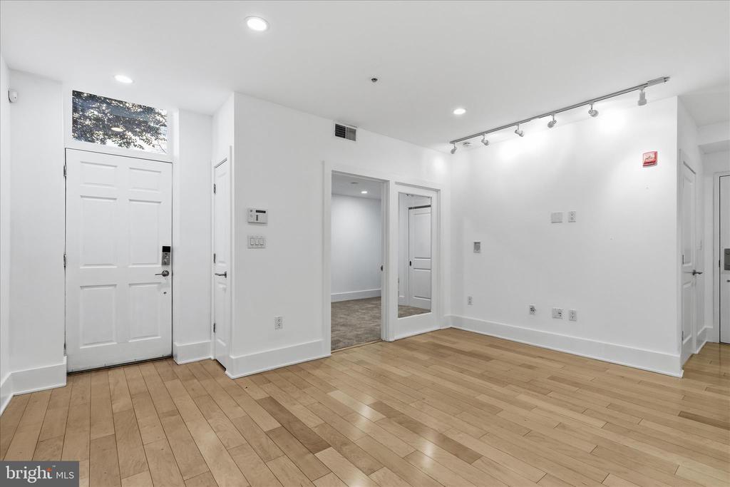 2818 CONNECTICUT AVENUE NW Unit: 5