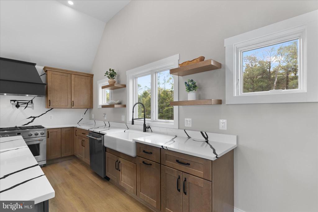 16242 THOMAS ROAD